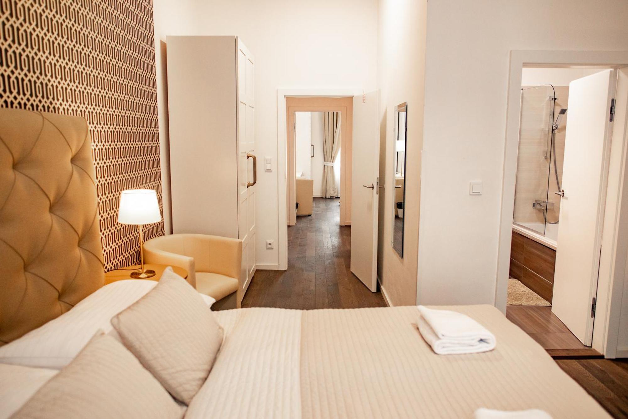 Luxury Modern Designed Oldtown Apartment براغ المظهر الخارجي الصورة