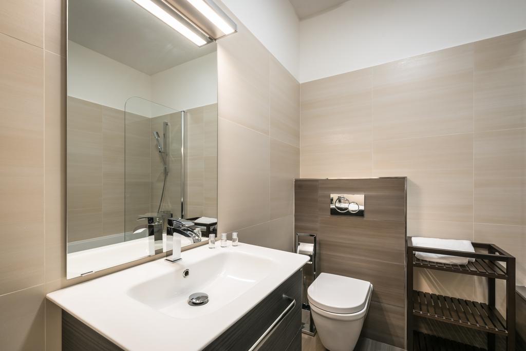 Luxury Modern Designed Oldtown Apartment براغ المظهر الخارجي الصورة