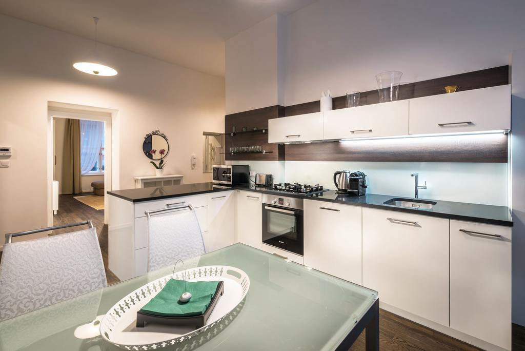 Luxury Modern Designed Oldtown Apartment براغ المظهر الخارجي الصورة
